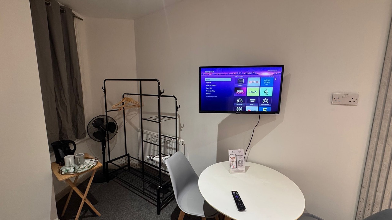 Photo of Bedroom in Earl's Court