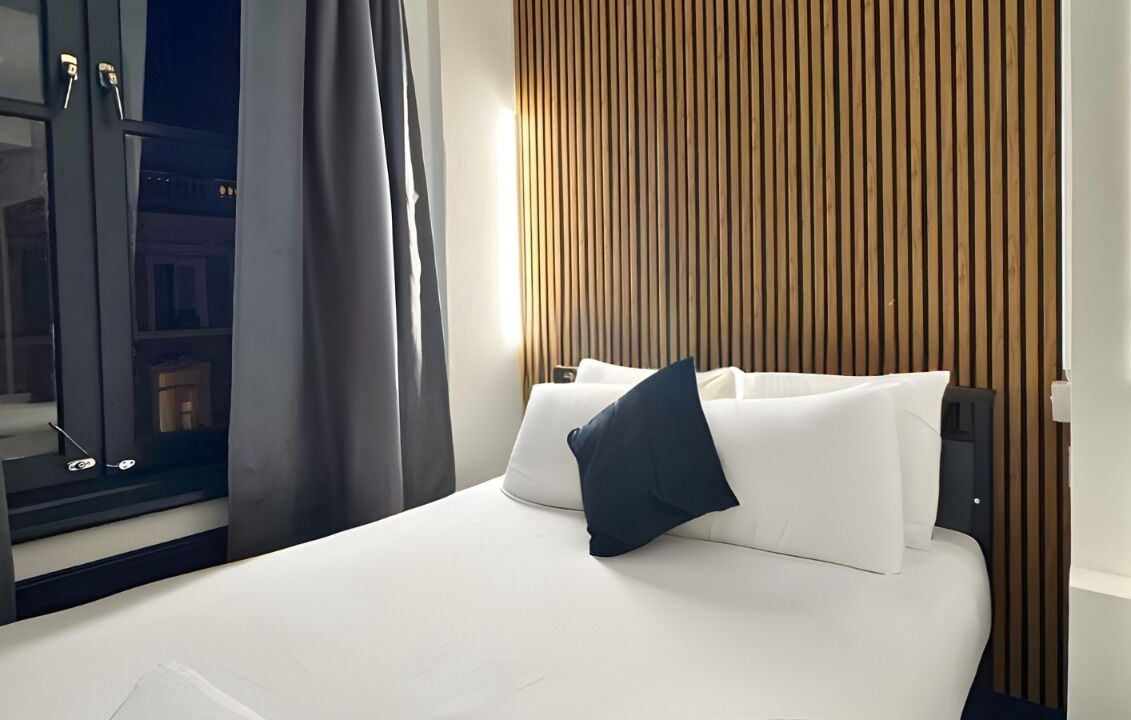 Photo of Bedroom in Earl's Court