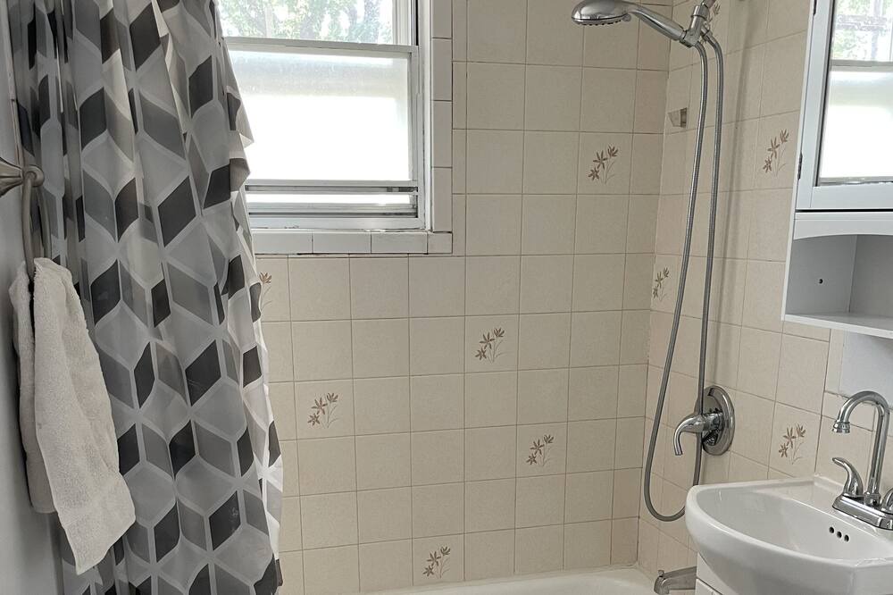 Photo of Bathroom in Saint-Laurent
