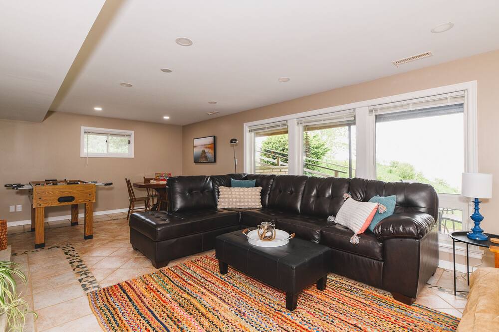 Photo of Livingroom in Plympton-Wyoming
