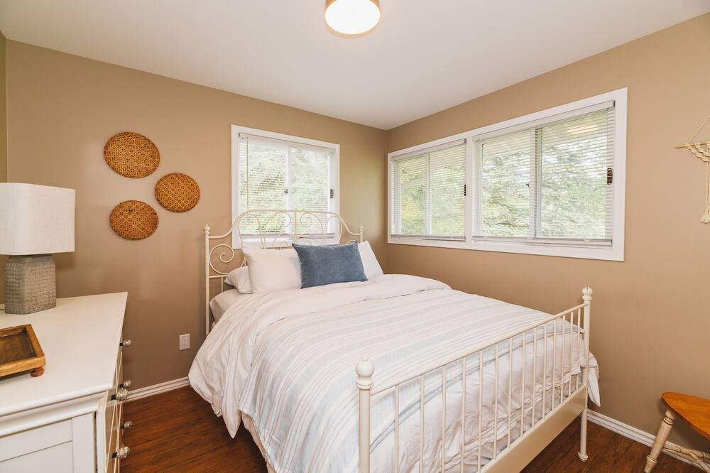 Photo of Bedroom in Plympton-Wyoming
