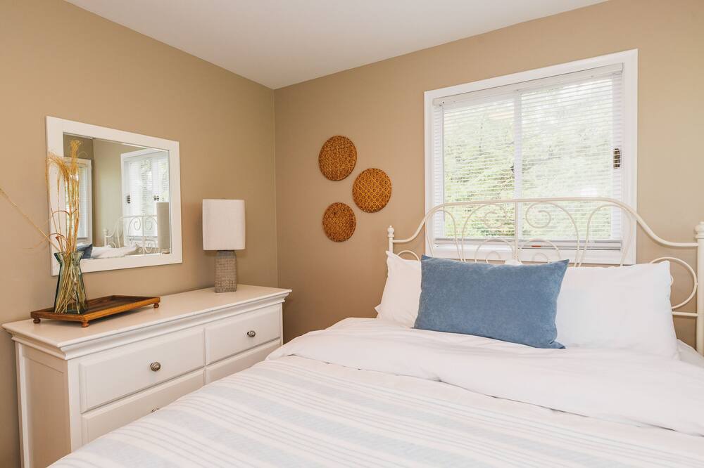 Photo of Bedroom in Plympton-Wyoming