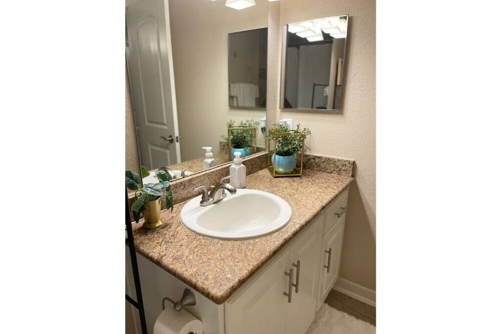 Photo of Bathroom in Brookhollow
