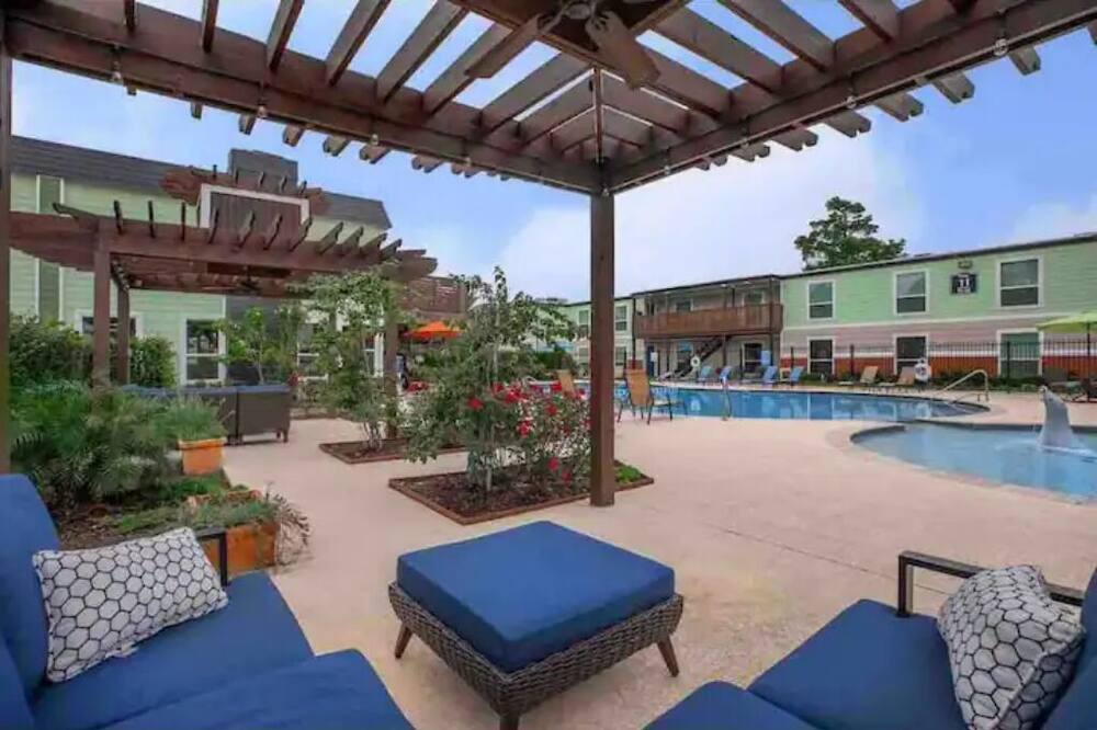Photo of Outdoor in Brookhollow