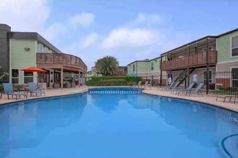 Photo of Outdoor in Brookhollow