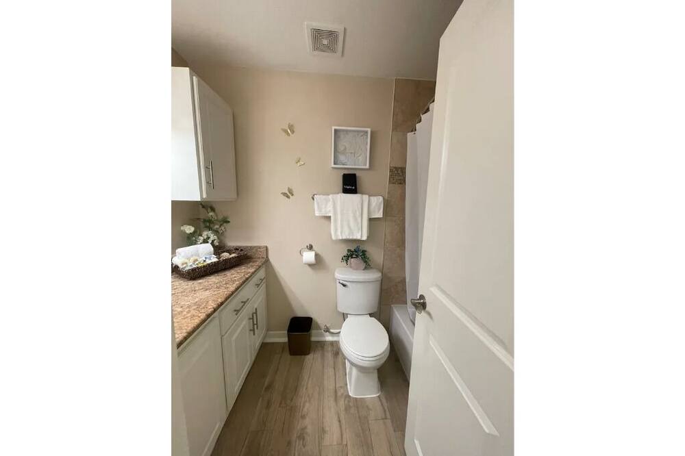 Photo of Bathroom in Brookhollow