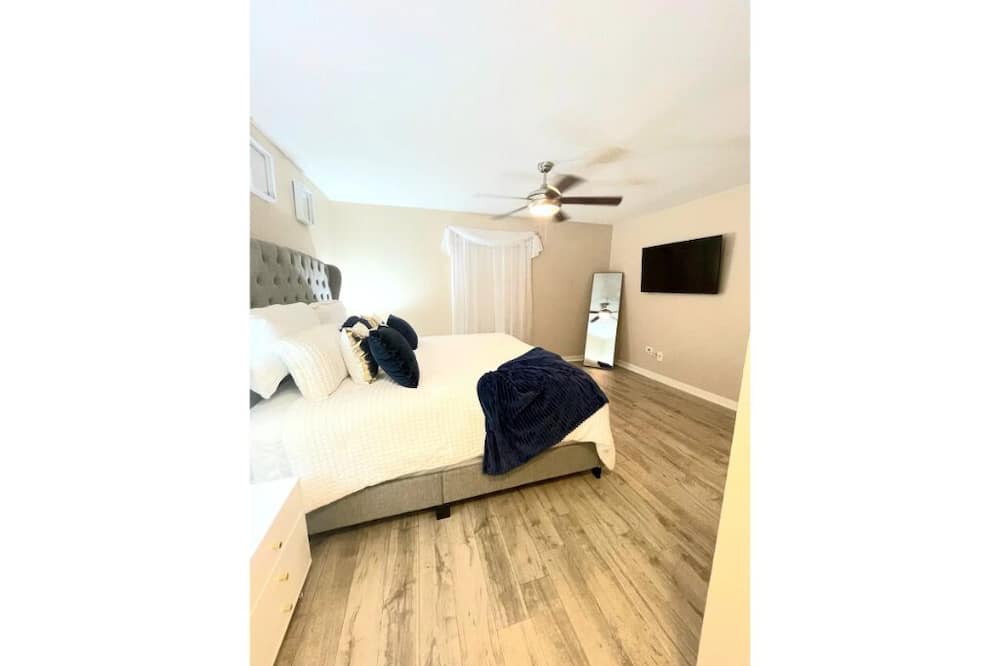 Photo of Bedroom in Brookhollow