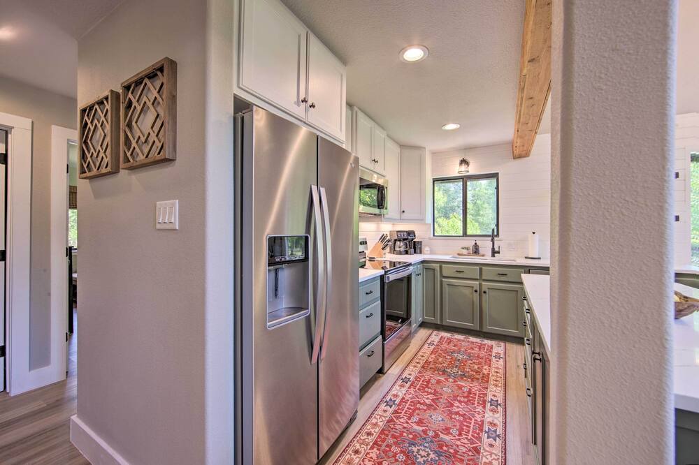 Photo of Kitchen in Henderson County