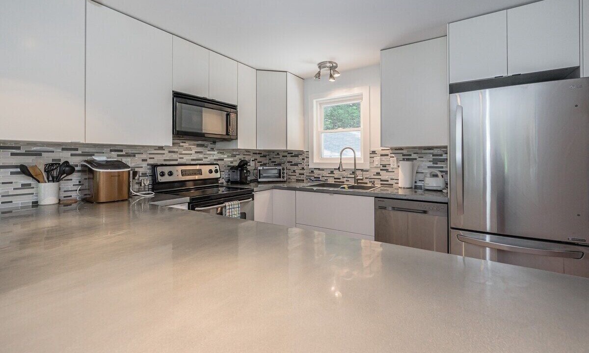 Photo of Kitchen in Colpoys Bay
