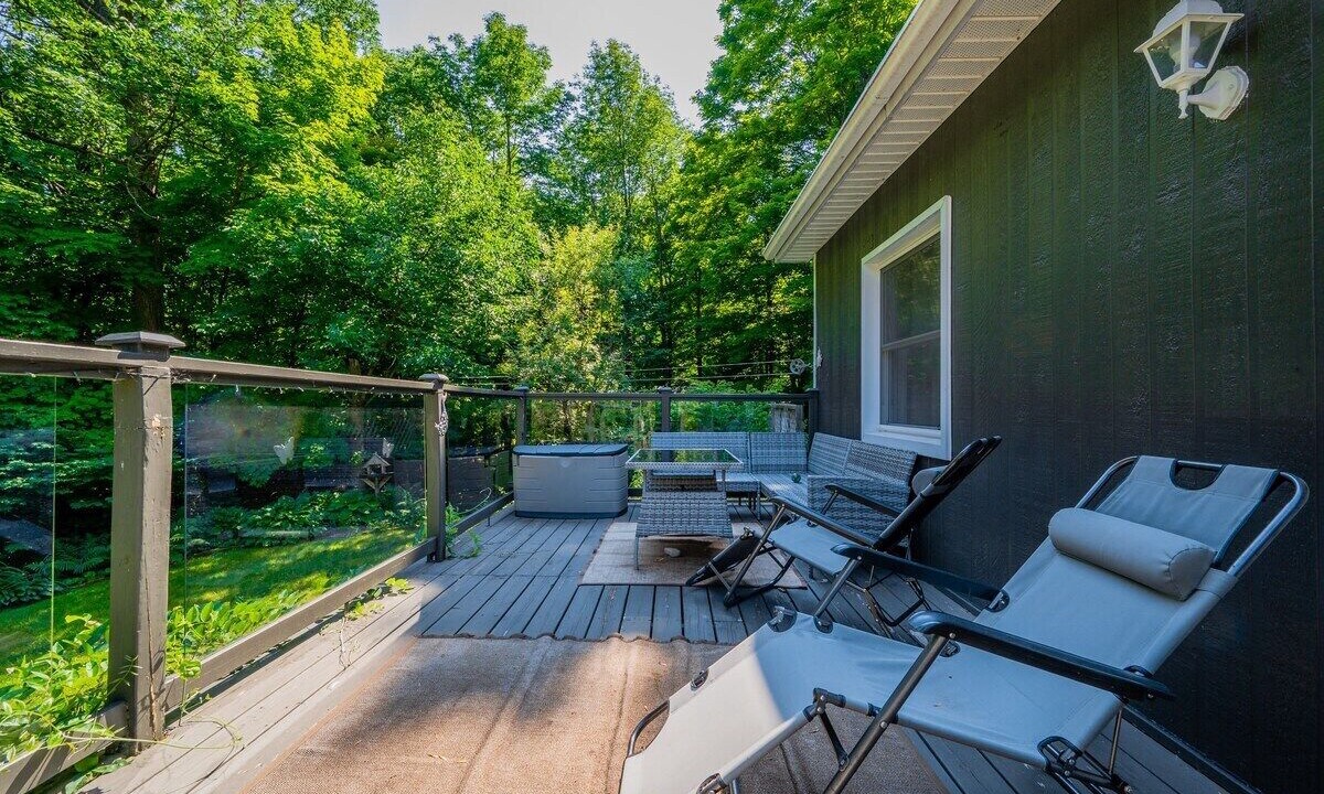 Photo of Patio Balcony in Colpoys Bay