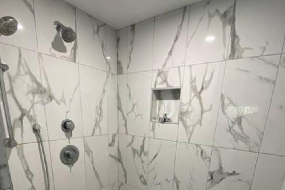 Photo of Bathroom in Tay