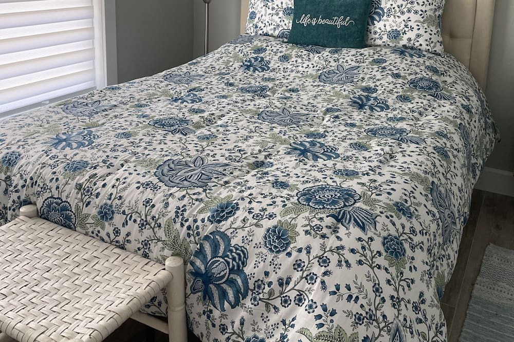 Photo of Bedroom in Crescent City