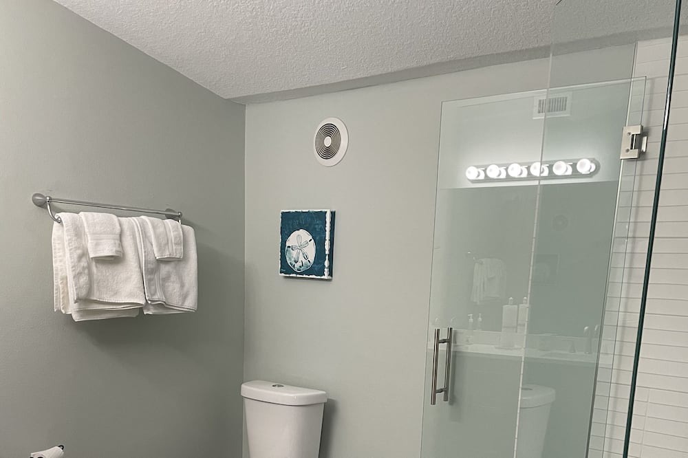 Photo of Bathroom in Crescent City