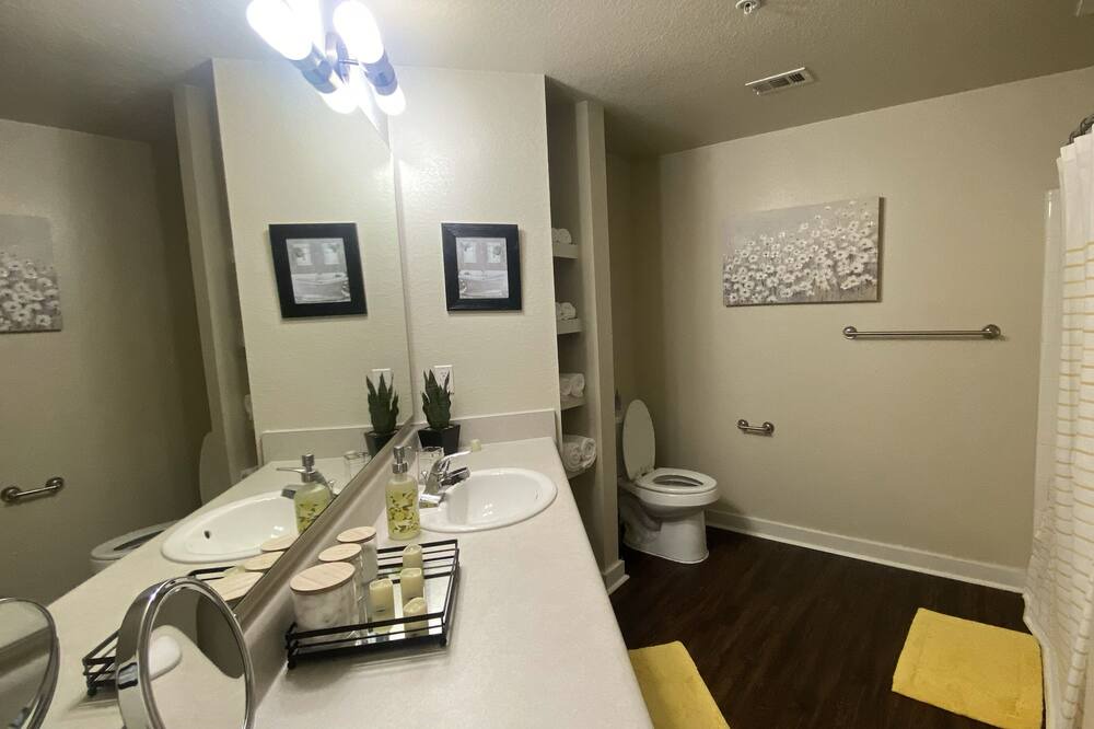 Photo of Bathroom in Cardinal Heights