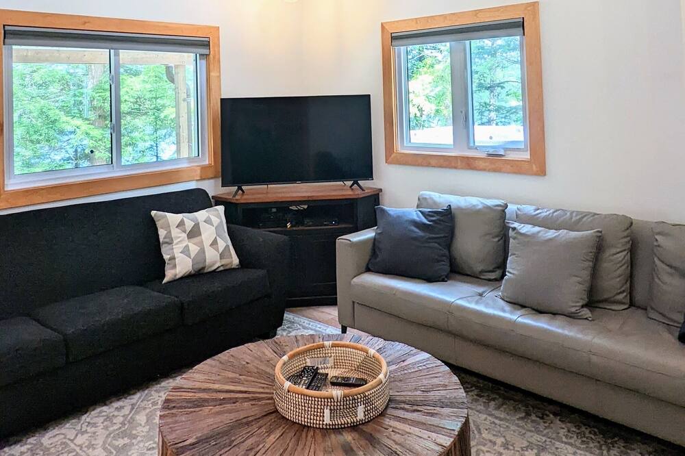 Photo of Livingroom in McKellar