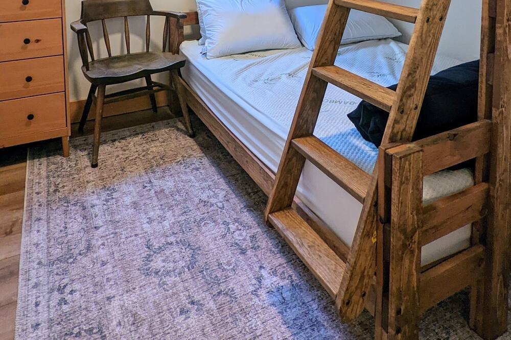 Photo of Bedroom in McKellar