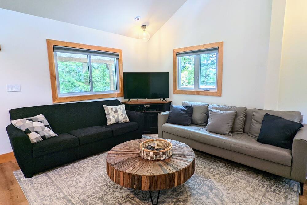 Photo of Livingroom in McKellar