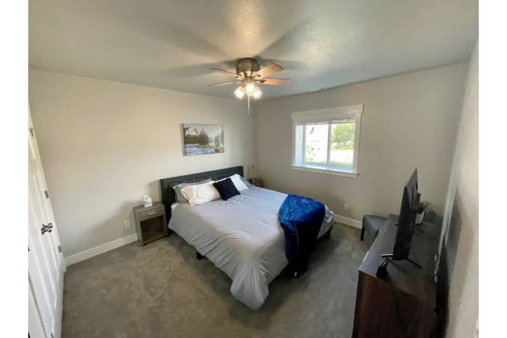 Photo of Bedroom in North Ogden