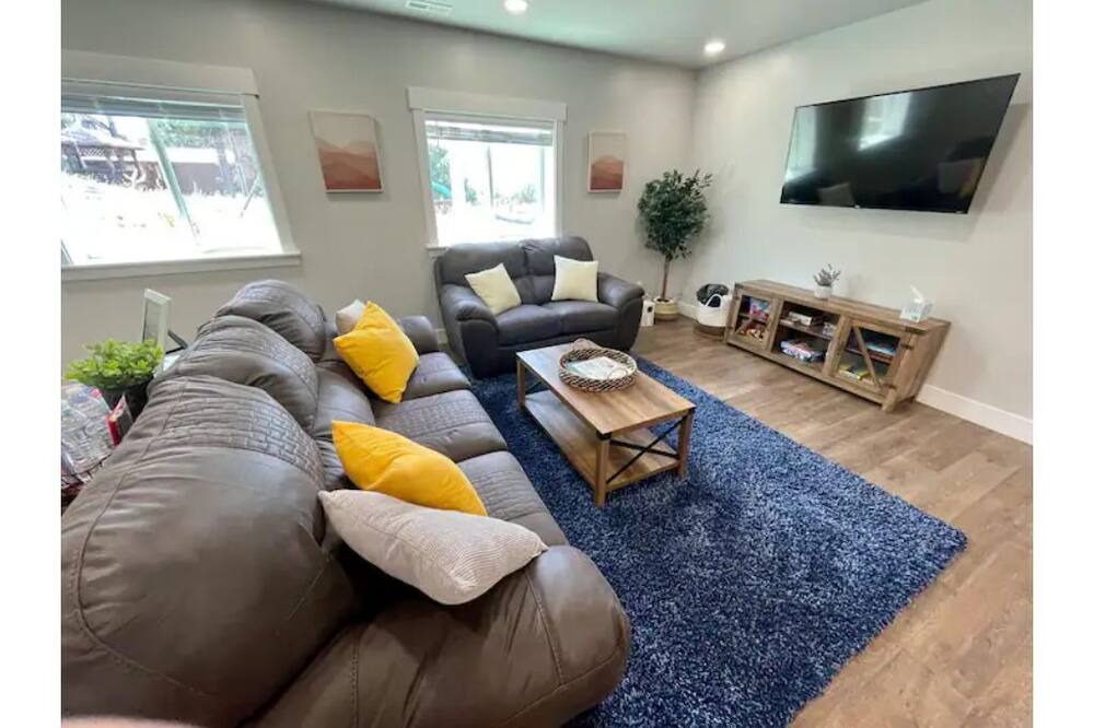 Photo of Livingroom in North Ogden