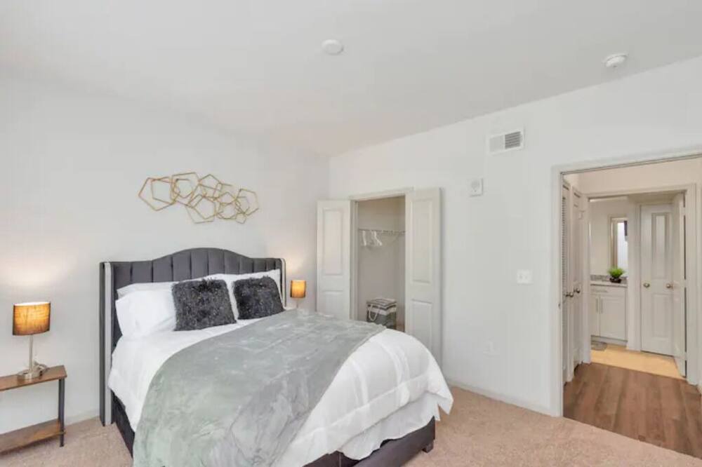 Photo of Bedroom in College Park