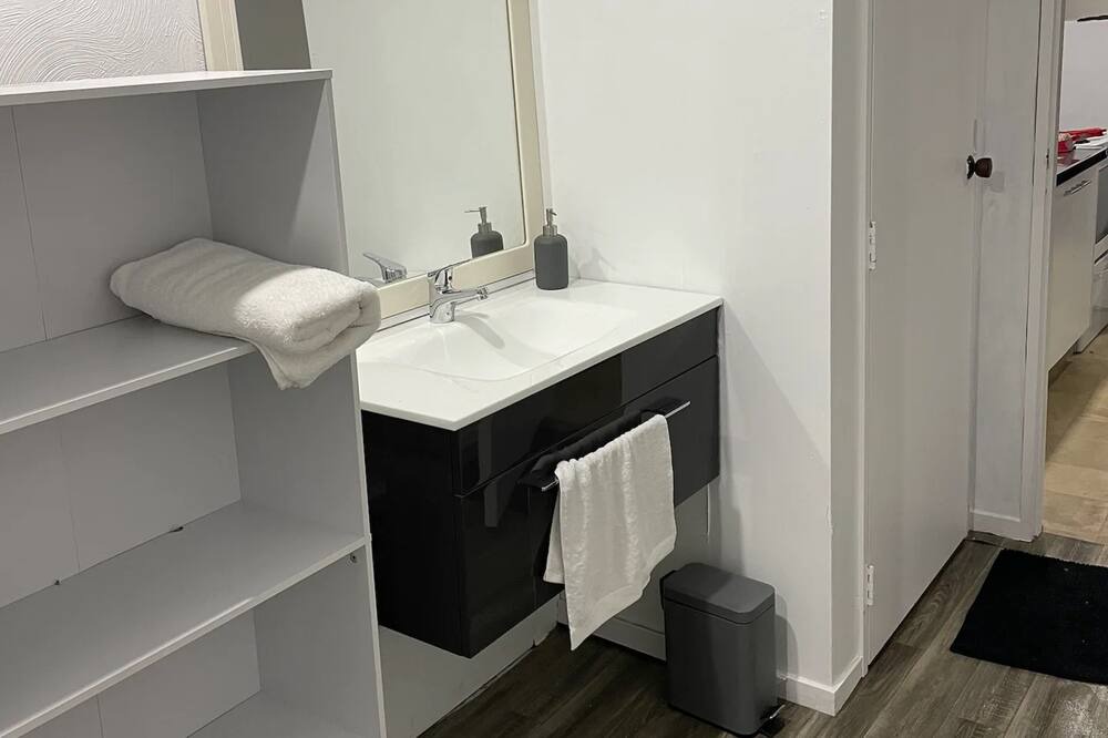 Photo of Bathroom in Te Rapa