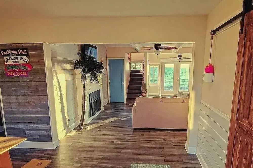 Photo of Others in Valley Lee