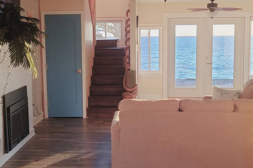 Photo of Others in Valley Lee