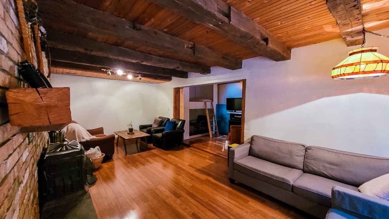 Photo of Livingroom in Chatsworth