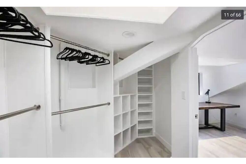 Photo of Bedroom in Beverly Glen