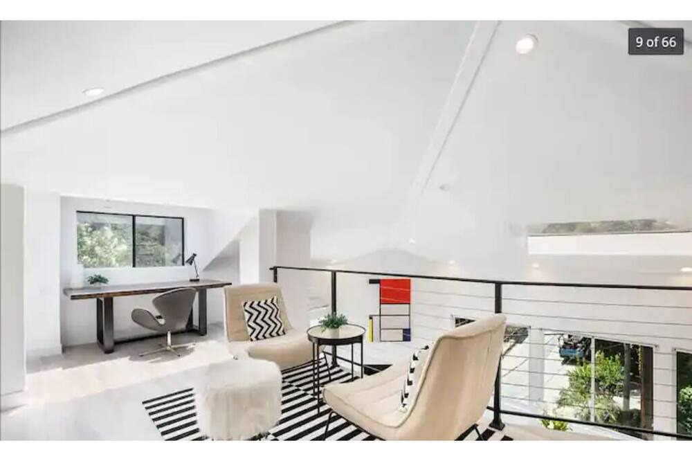Photo of Bedroom in Beverly Glen