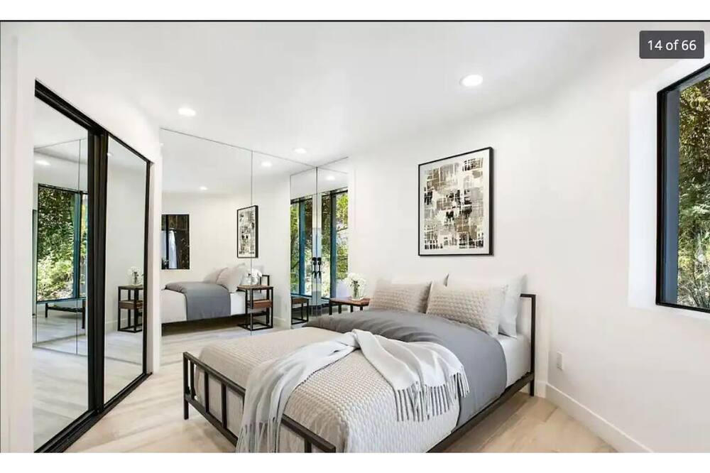 Photo of Bedroom in Beverly Glen