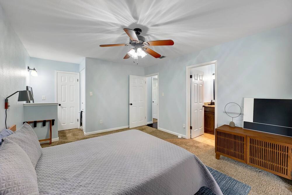 Photo of Bedroom in Anderson Mill