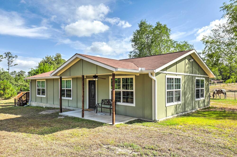 Photo of Outdoor in Circle D-KC Estates