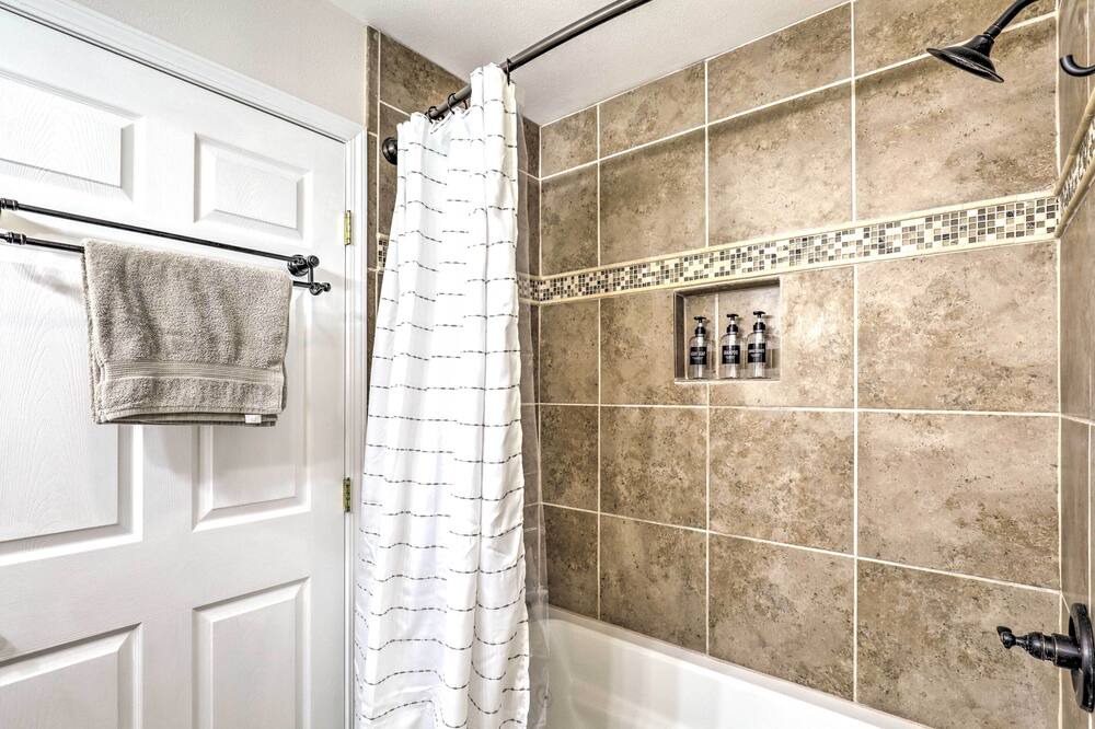 Photo of Bathroom in Circle D-KC Estates