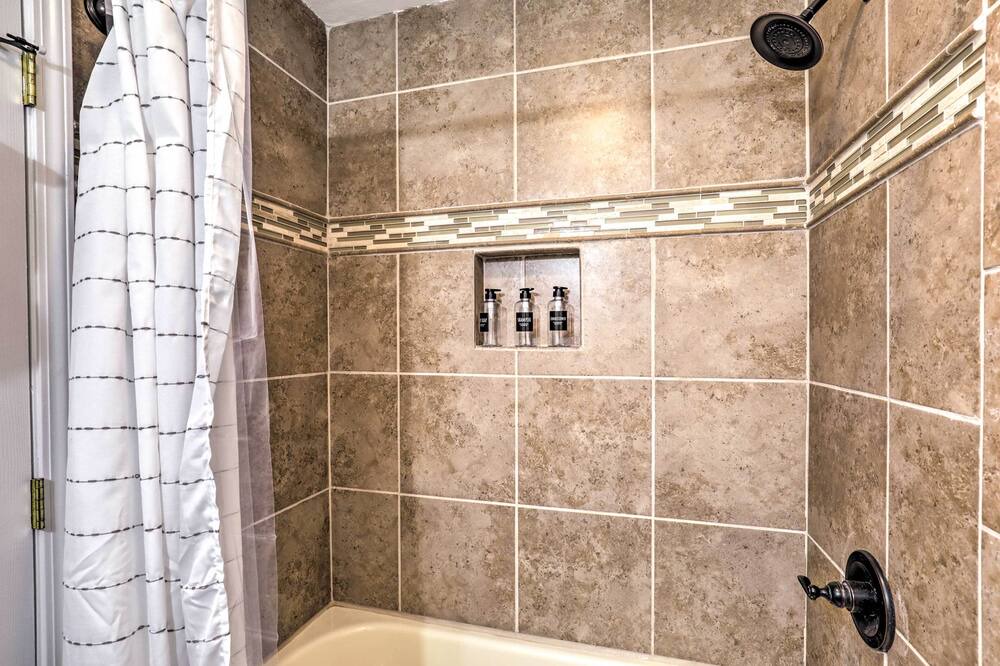 Photo of Bathroom in Circle D-KC Estates