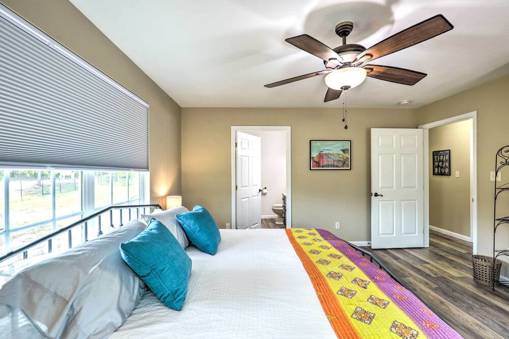 Photo of Bedroom in Circle D-KC Estates