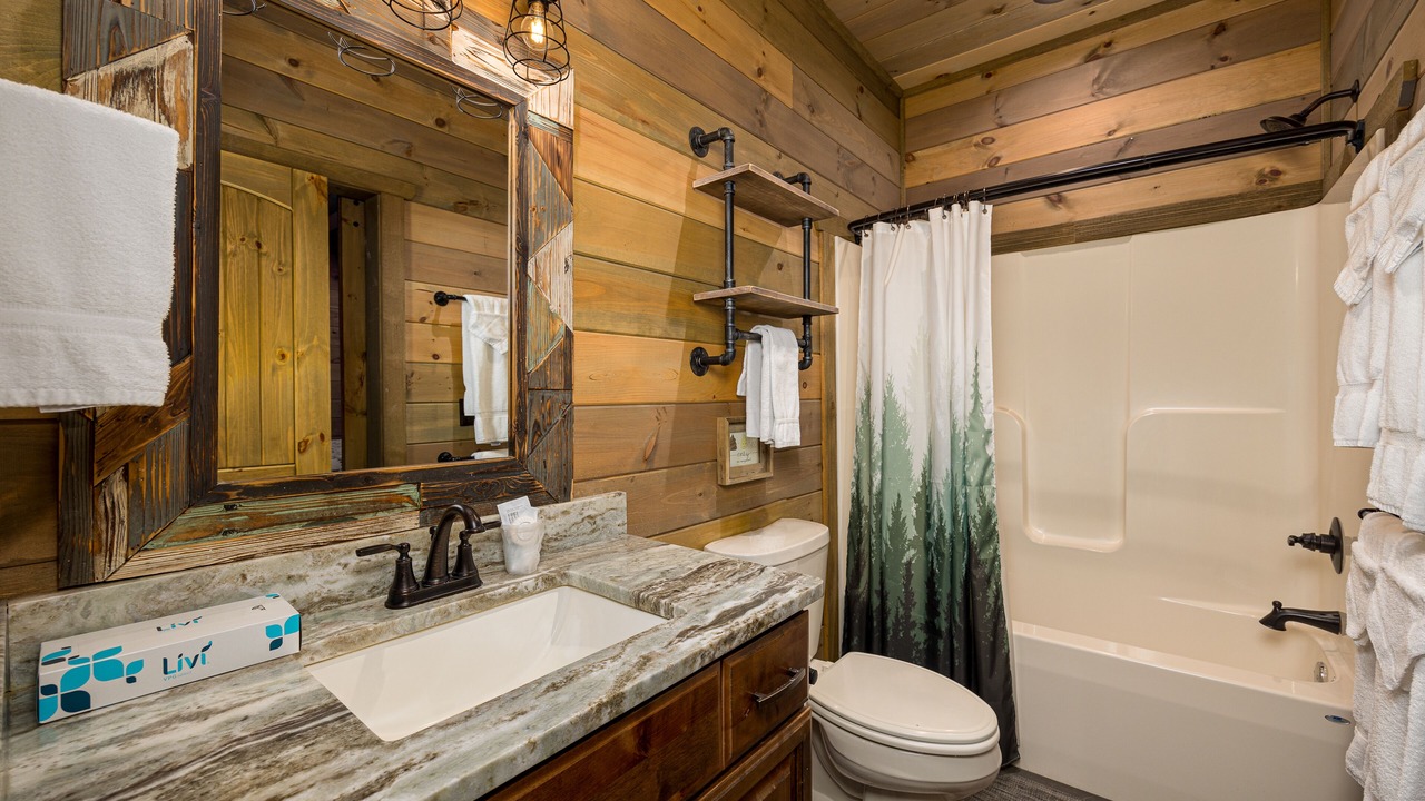 Photo of Bathroom in Gatlinburg - Pigeon Forge