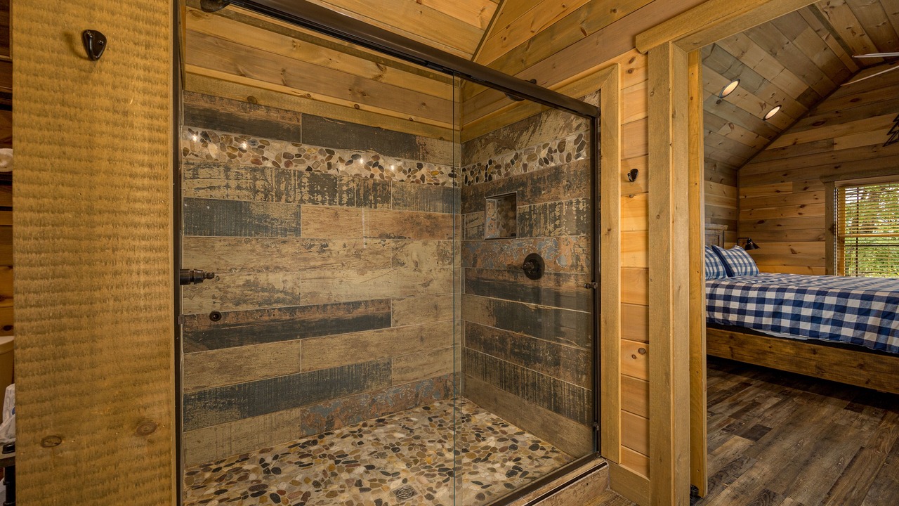 Photo of Bathroom in Gatlinburg - Pigeon Forge