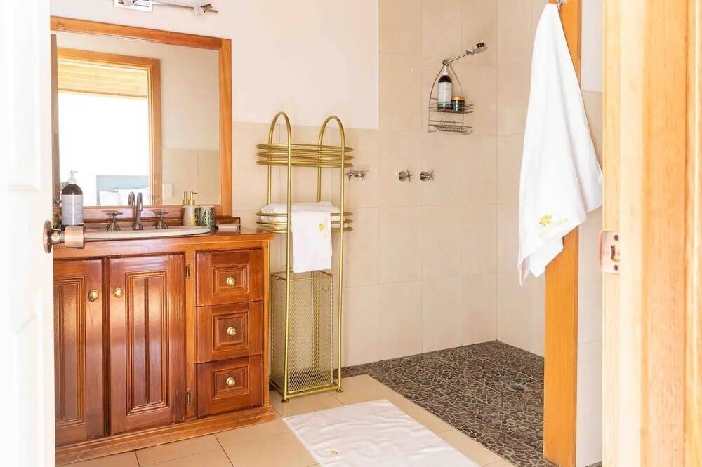 Photo of Bathroom in Dean