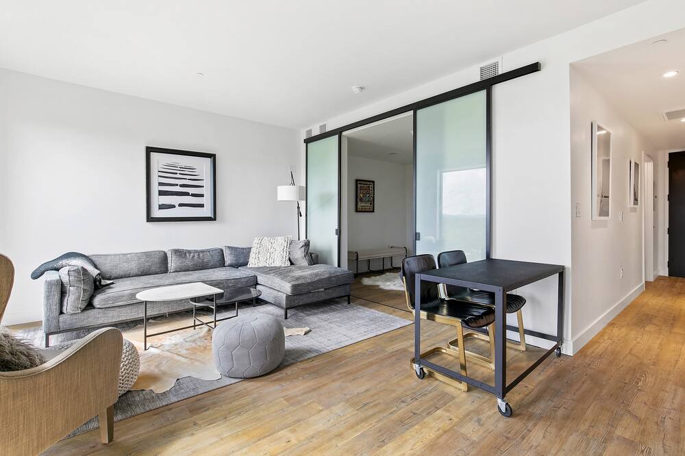 Photo of Livingroom in Starr Hill