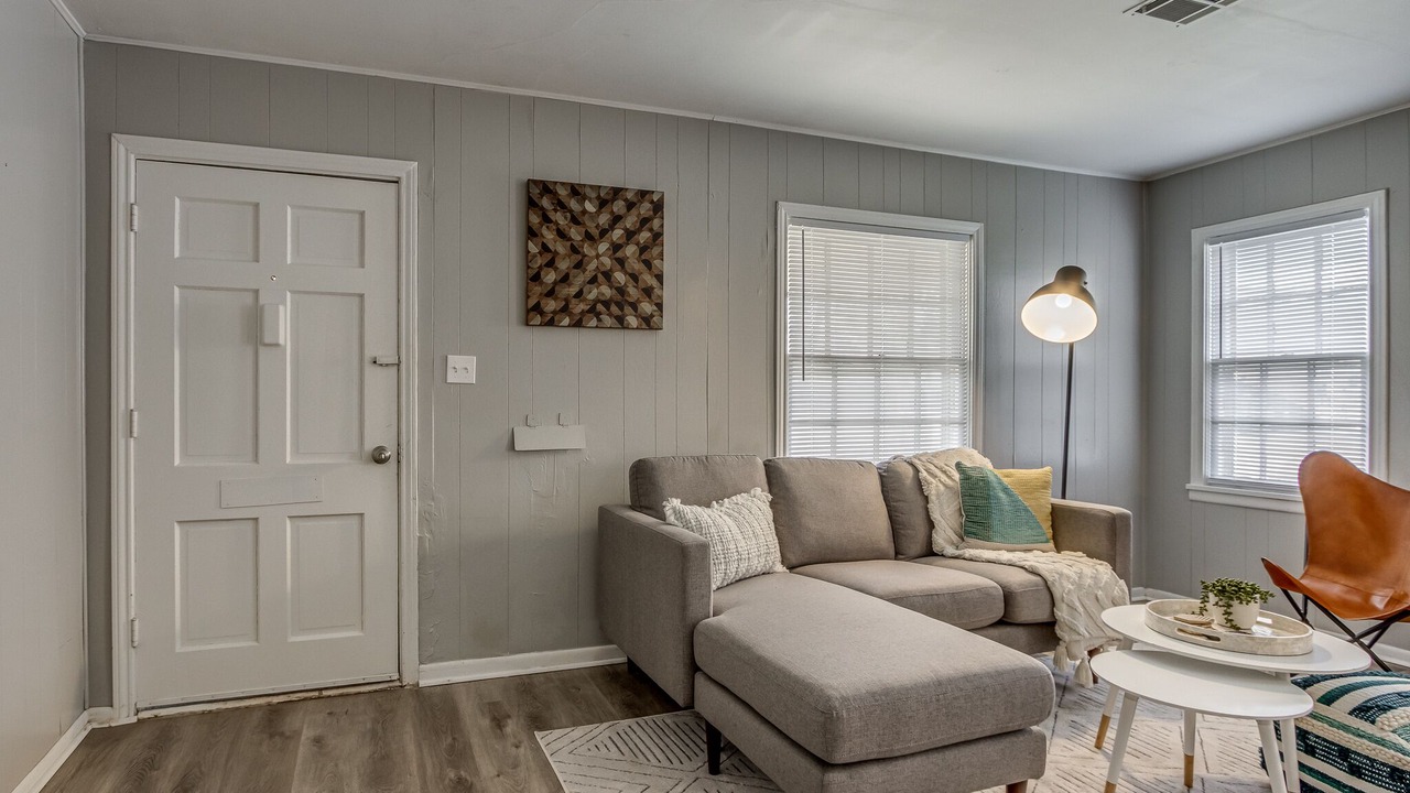 Photo of Livingroom in Midwest City