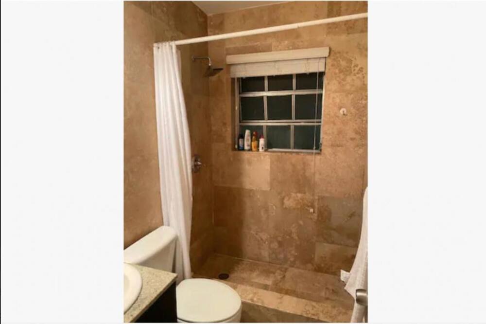 Photo of Bathroom in Key Biscayne