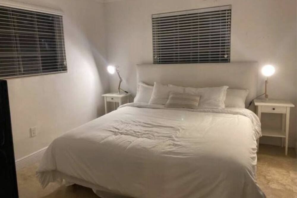 Photo of Bedroom in Key Biscayne