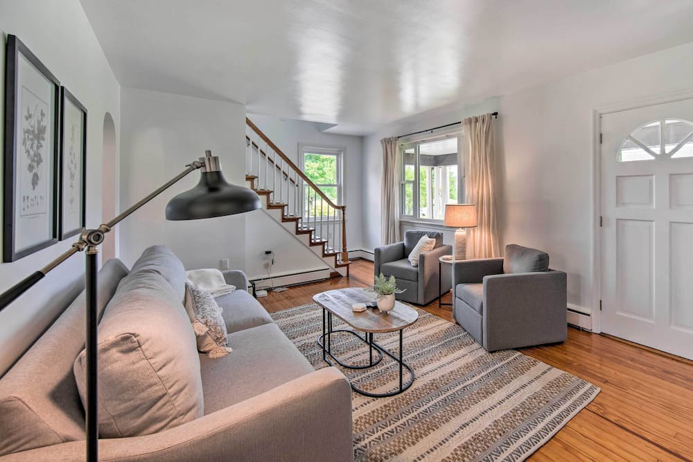 Photo of Livingroom in Lititz