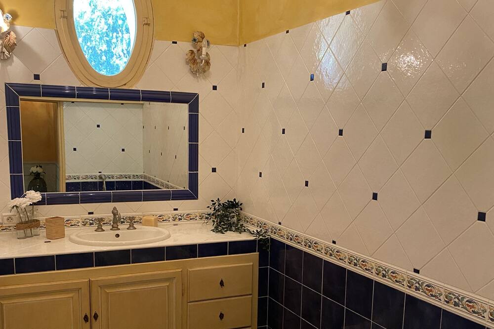 Photo of Bathroom in Aimargues