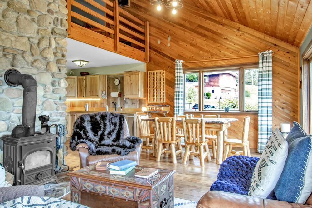 Photo of Livingroom in West Valley