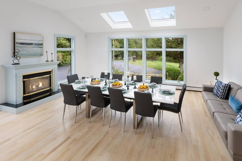 Photo of Others in Monroe