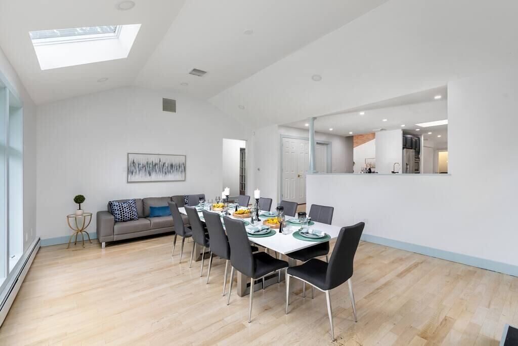 Photo of Others in Monroe