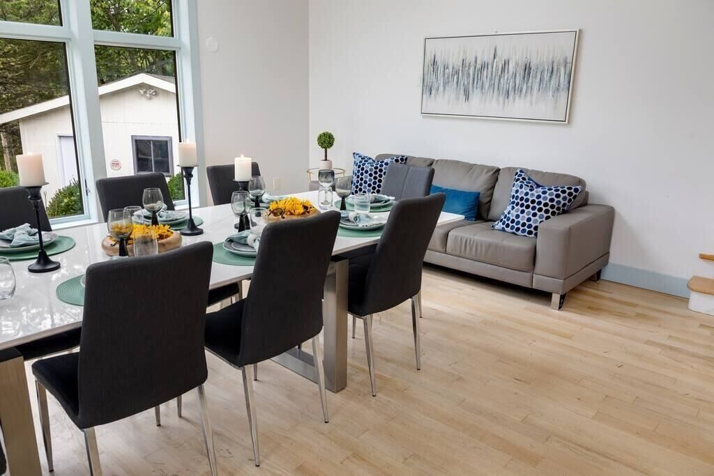 Photo of Others in Monroe