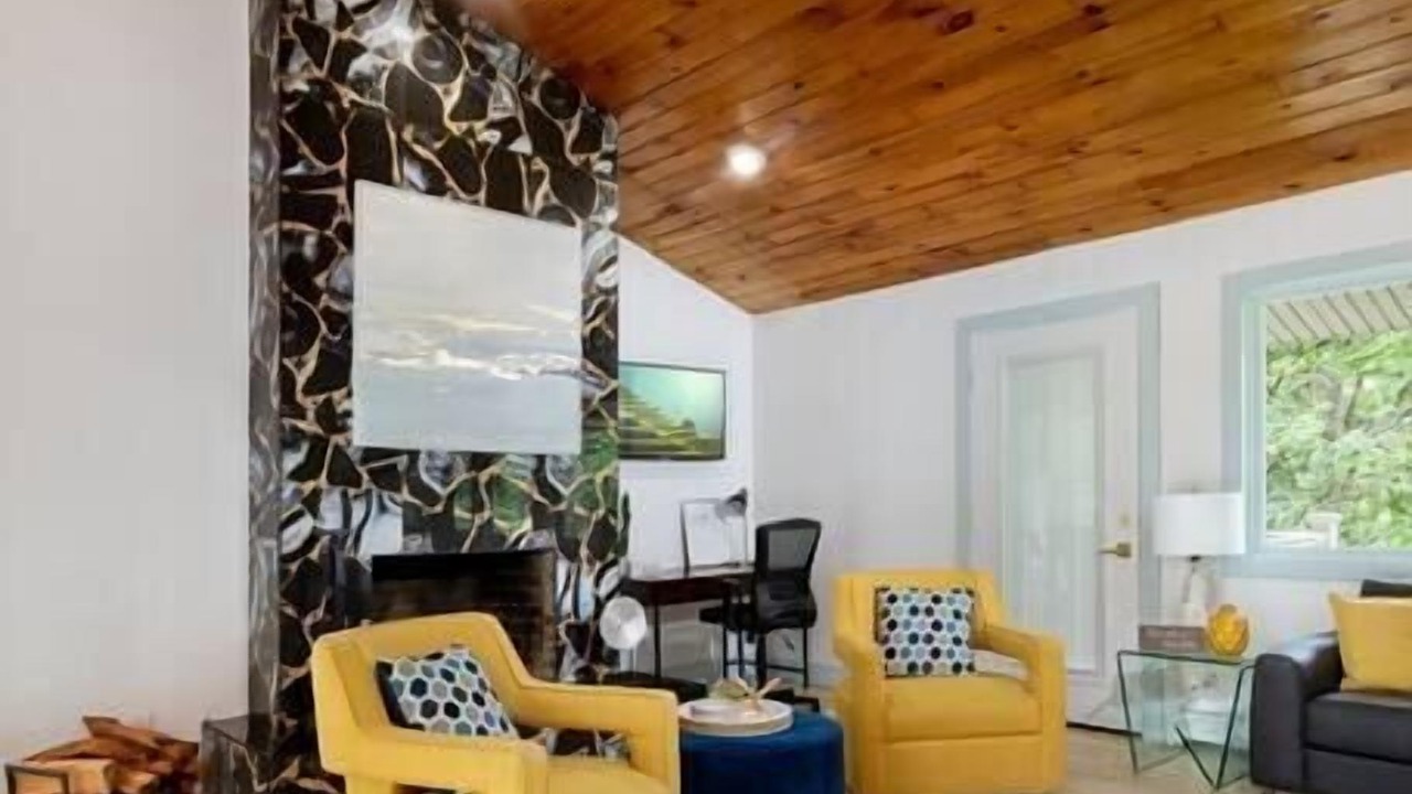 Photo of Others in Monroe